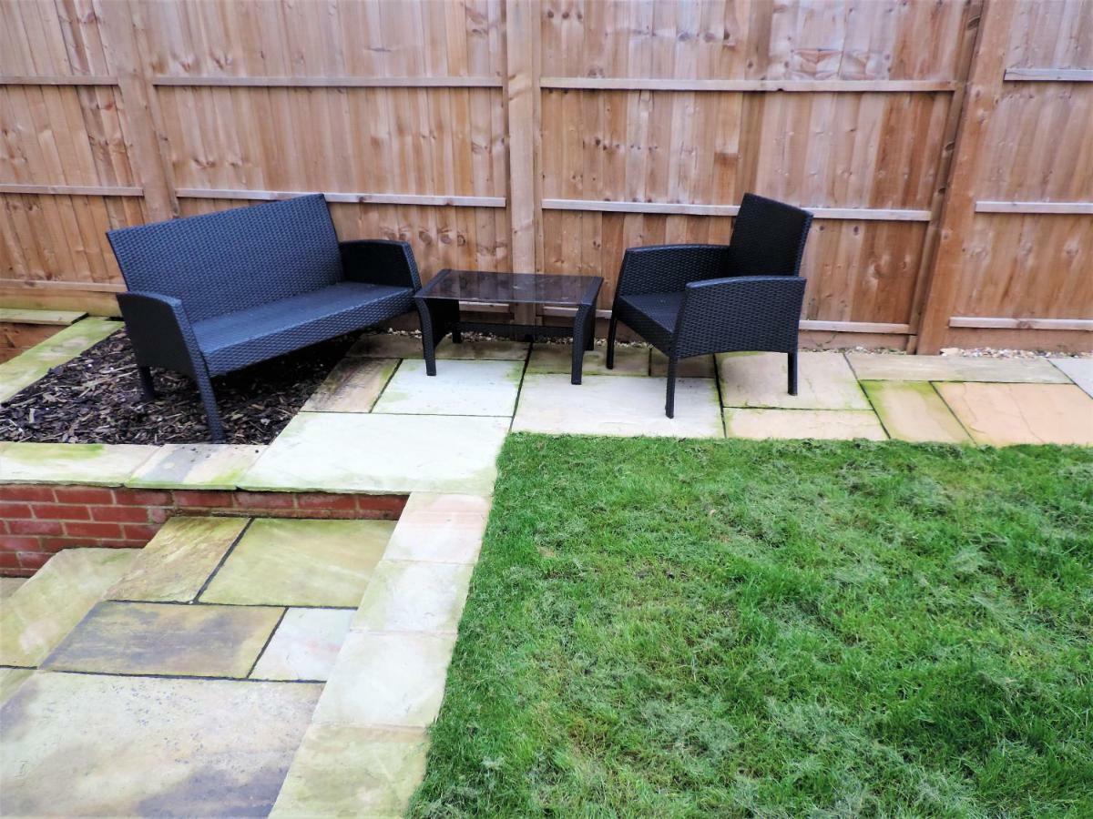 3 Bed Farnborough Air Accommodation Esterno foto