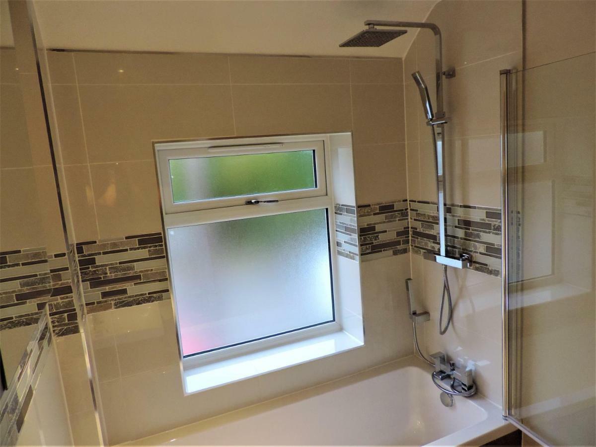3 Bed Farnborough Air Accommodation Esterno foto