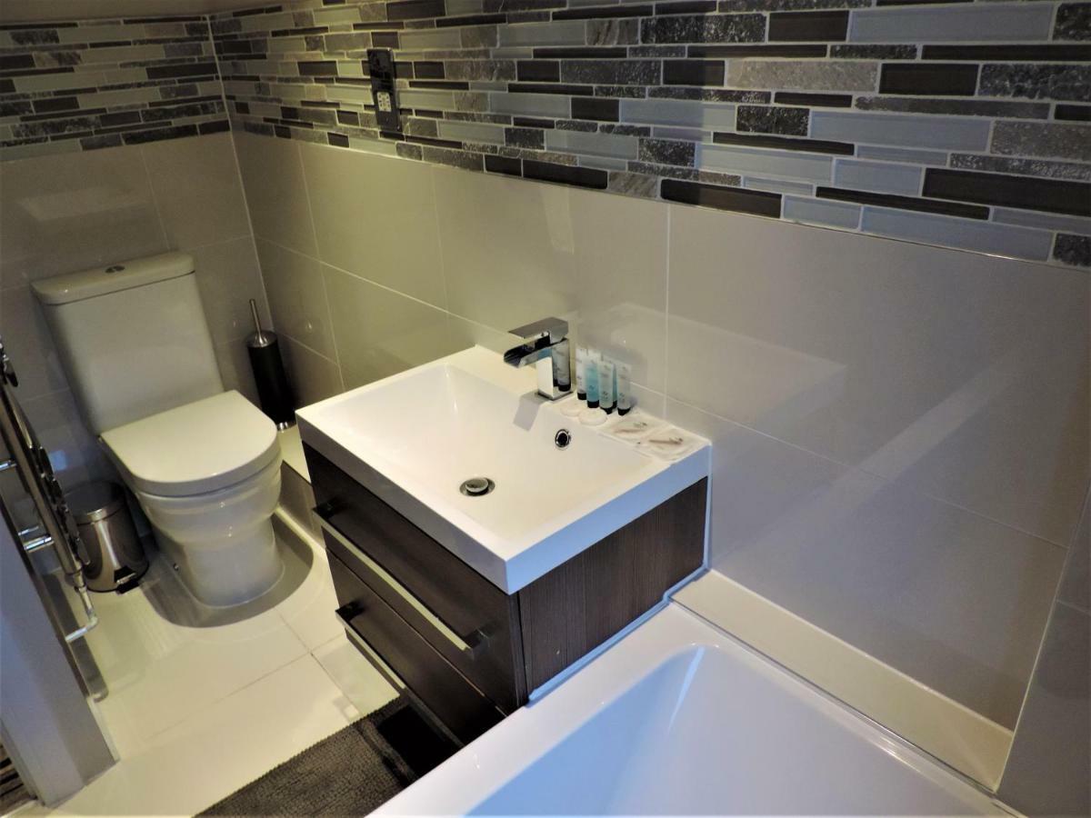 3 Bed Farnborough Air Accommodation Esterno foto